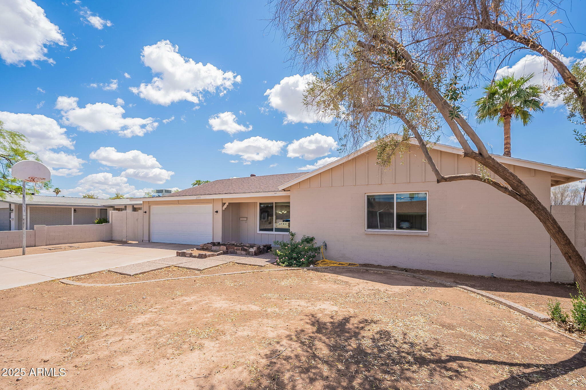 Property Photo: 2359 W Del Oro Circle AZ 85202