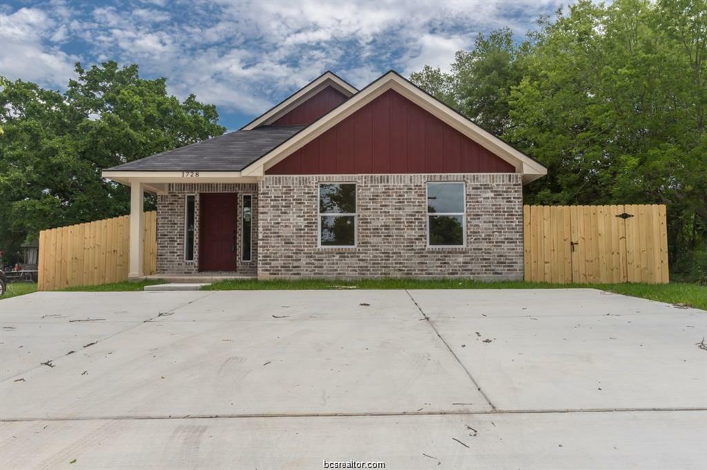 Property Photo:  1728 Louis Street  TX 77803-1288 