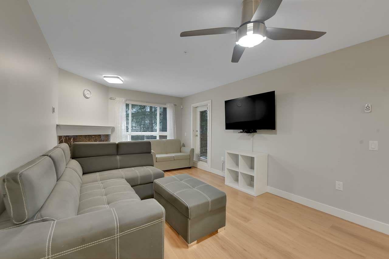 Property Photo: 15895 84 110 BC V4N 0W7
