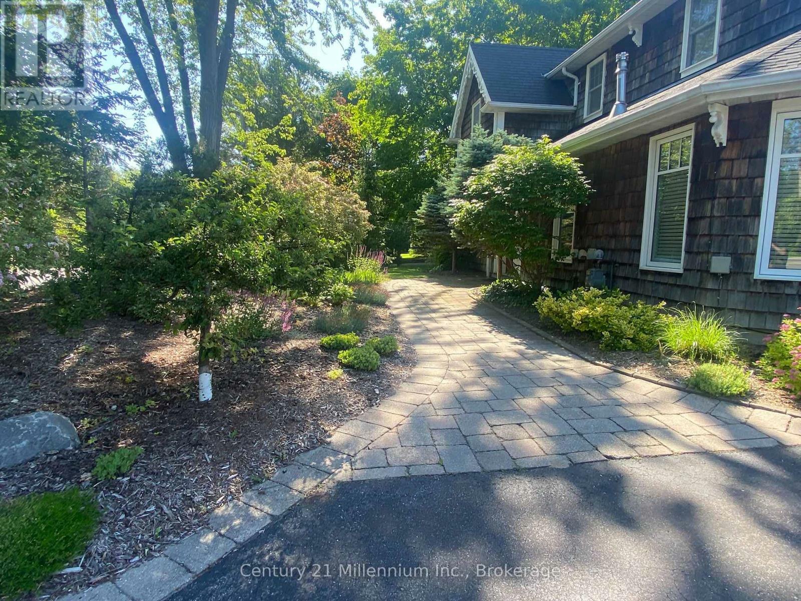 Property Photo:  680 Mountain Road  ON L9Y 5G3 