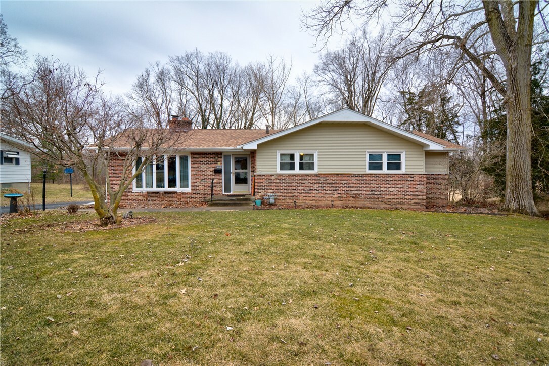 Property Photo: 1463 Greendell Drive IL 62526
