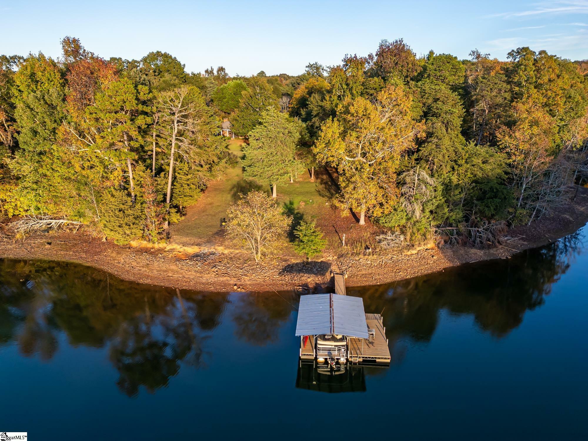 Property Photo:  215 Cedar Street  SC 29626 