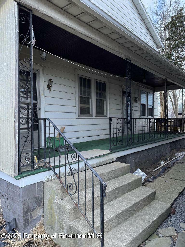 639 Rear Sanderson  Throop PA 18512 photo