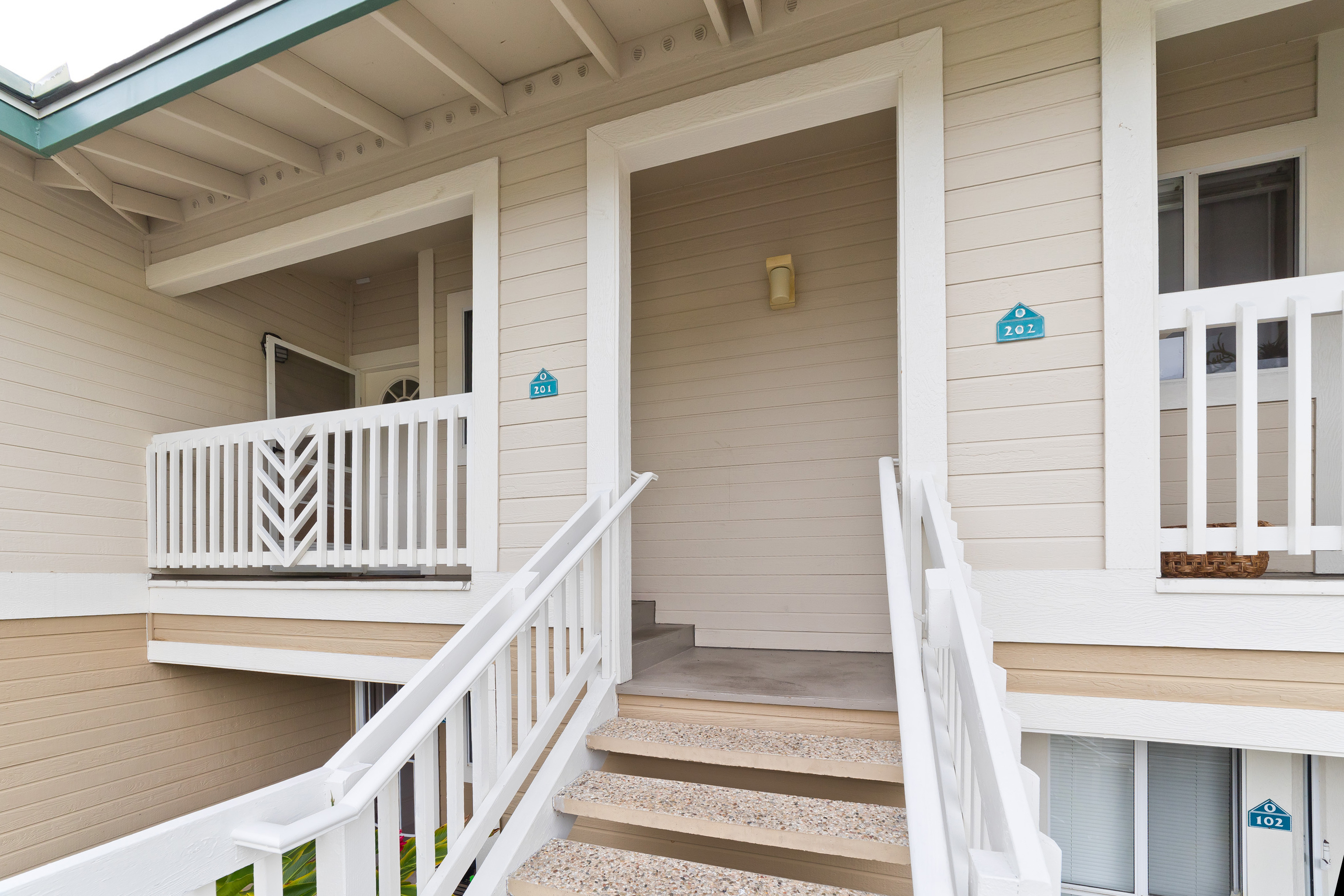 Property Photo: 75-6081 Alii Dr O201 HI 96740