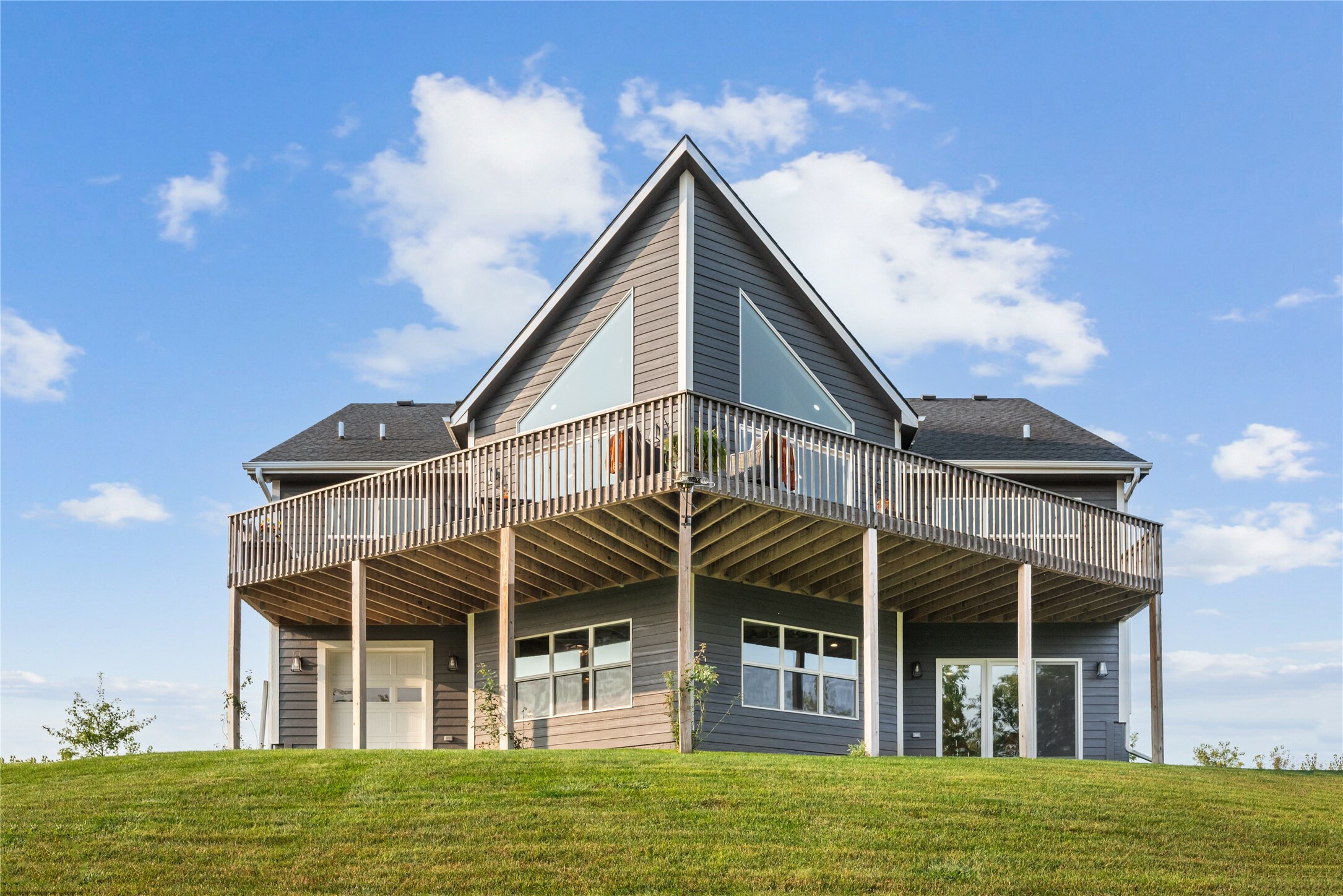 Property Photo: 598 Thunder Road IA 50219
