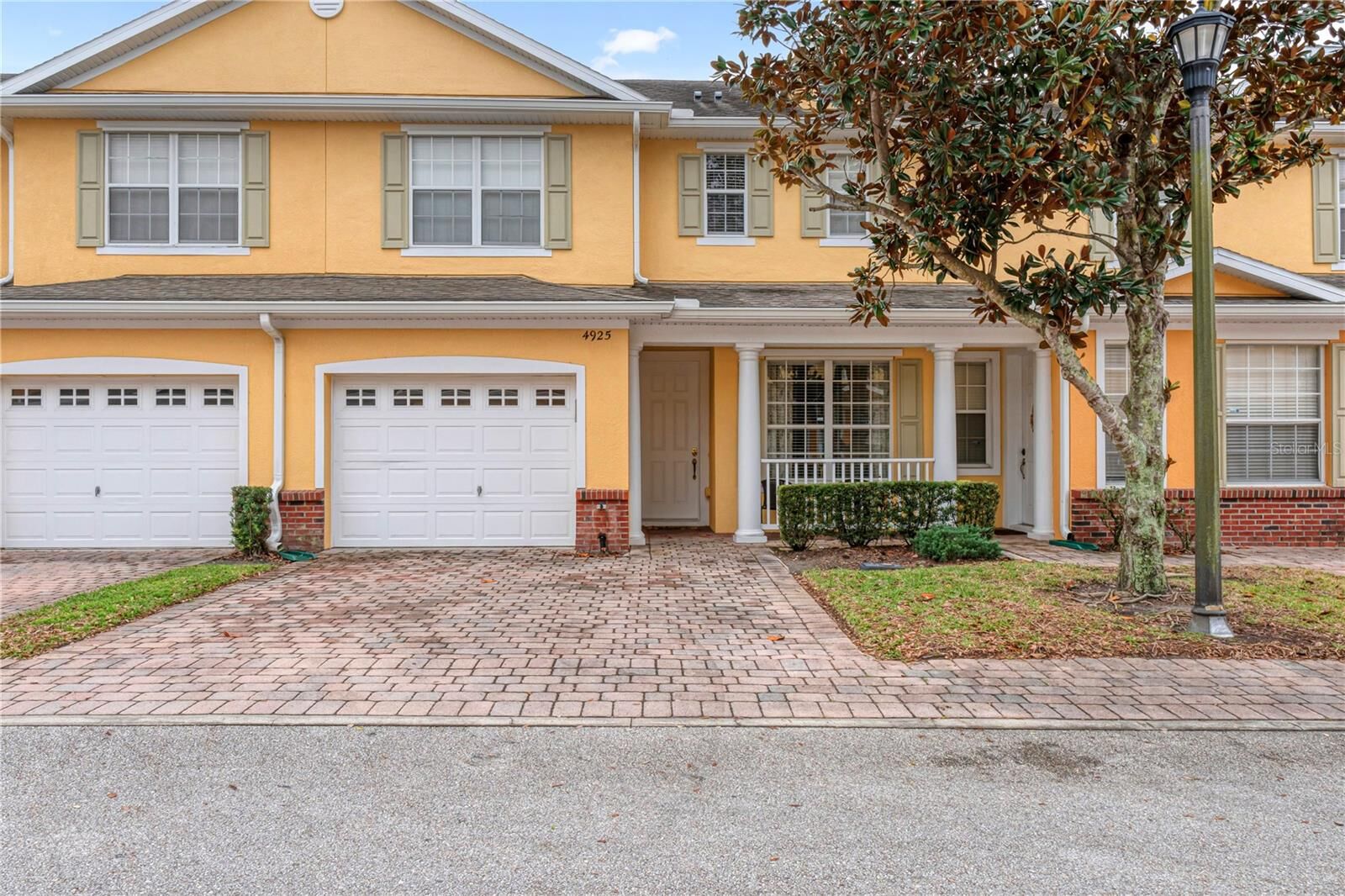 Property Photo:  4925 Poolside  FL 34769 