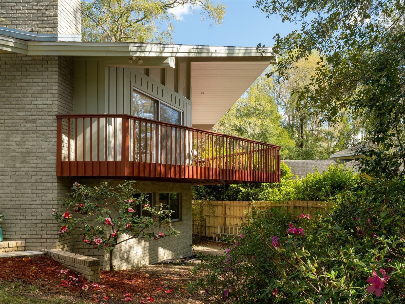 Property Photo: 2135 NW 28th Street FL 32605