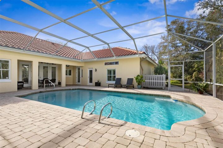 Property Photo: 8 Roma Court FL 32137