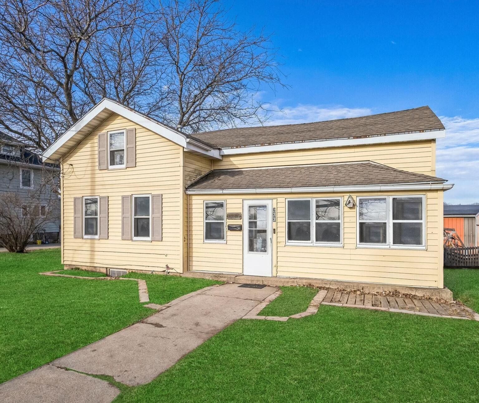 Property Photo:  233 N John St  WI 53050 
