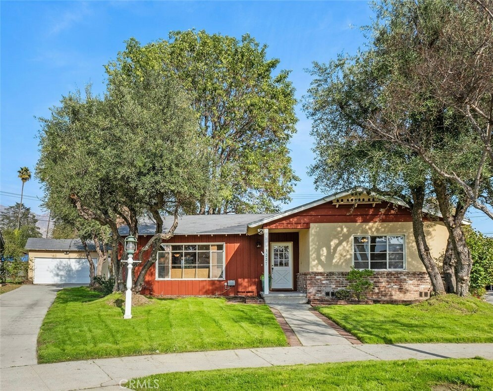 Property Photo:  1337 Solita Road  CA 91103 