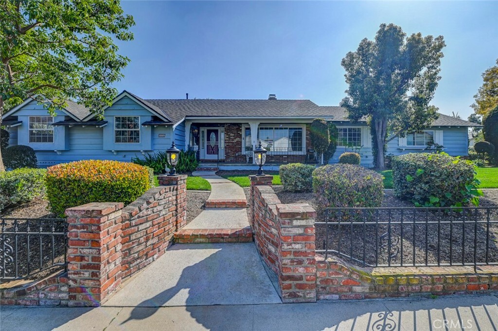 Property Photo: 524 E Hermosa Drive CA 92835