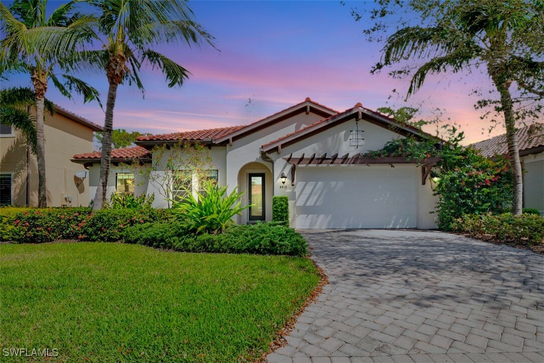 Property Photo:  4418 Tamarind Way  FL 34119 