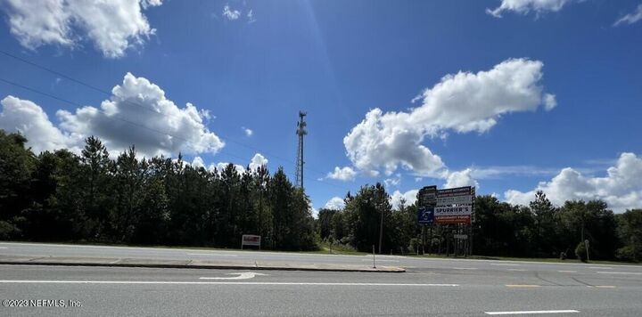 Property Photo:  15771 NE US Hwy 301  FL 32694 
