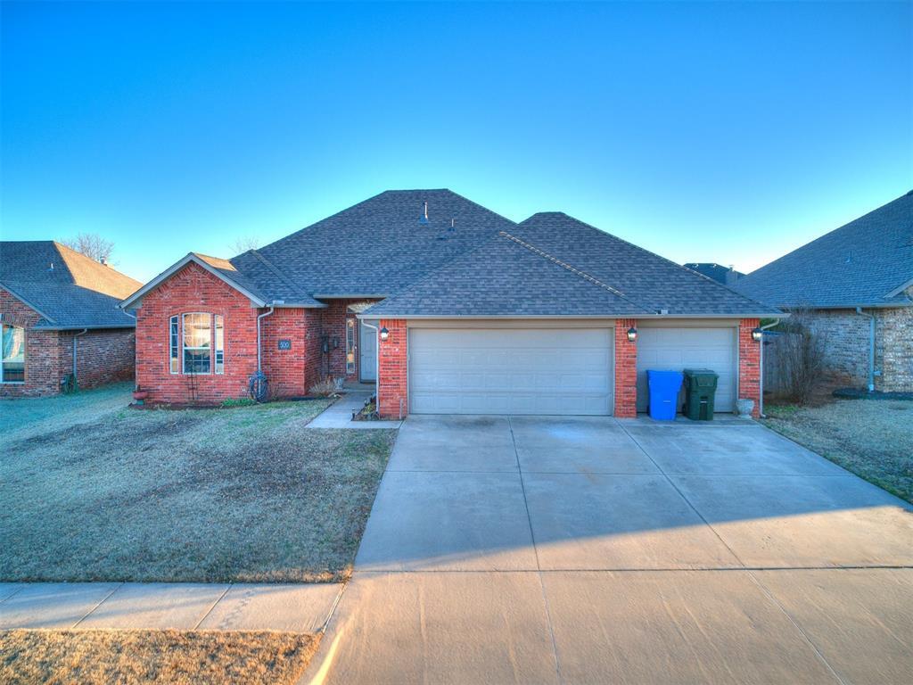 Property Photo: 500 Finch Street OK 73071