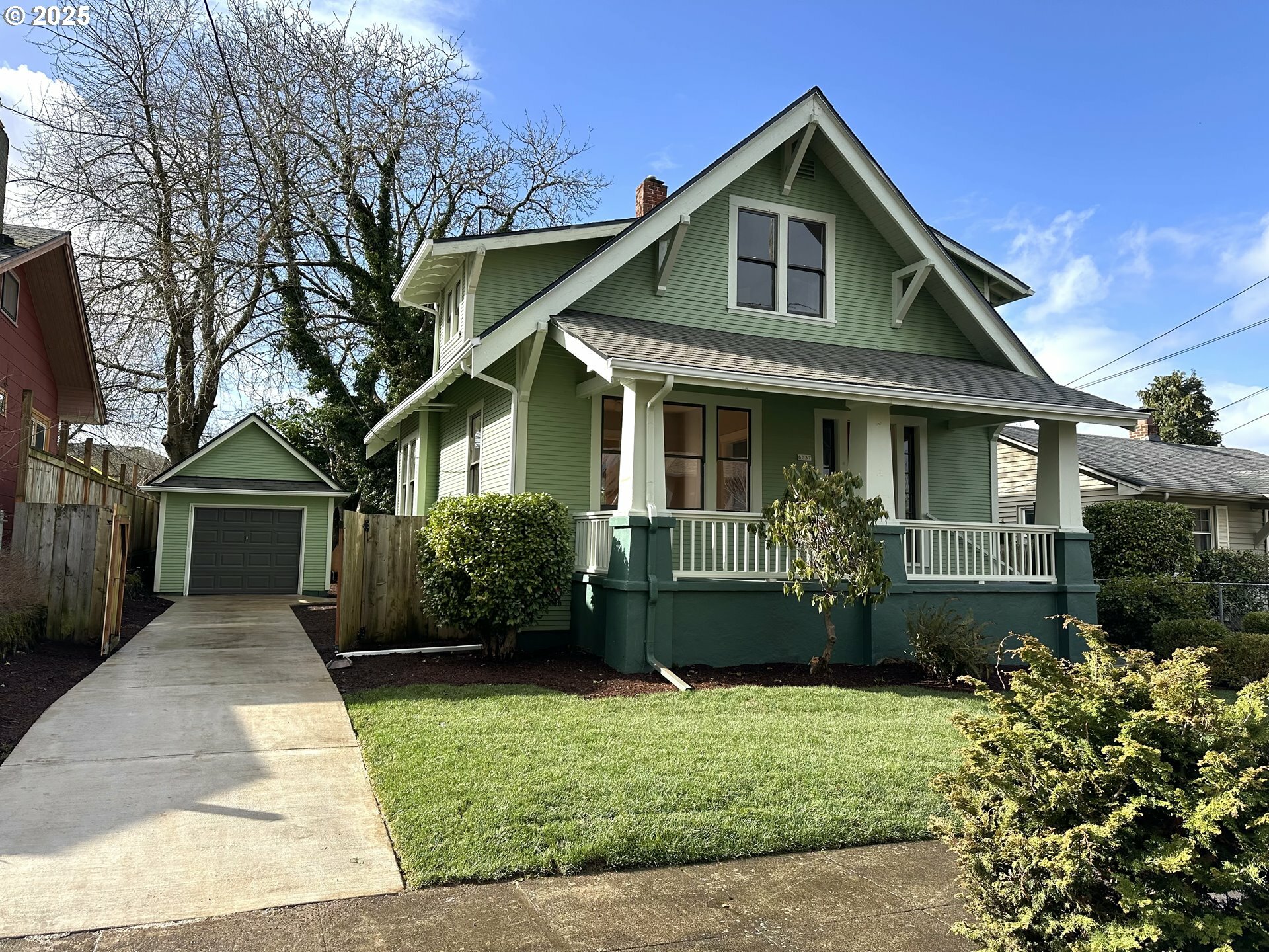Property Photo: 6037 NE 16th Ave OR 97211