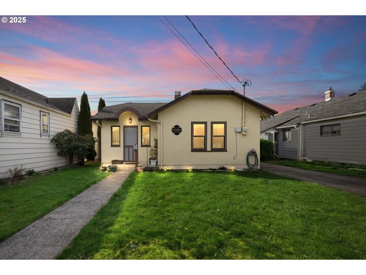 1006 Ivy Ave  Tillamook OR 97141 photo