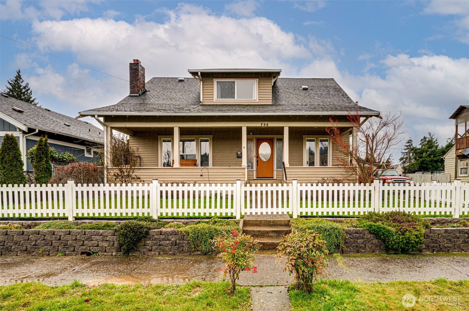 Property Photo: 735 NW New York Avenue WA 98532