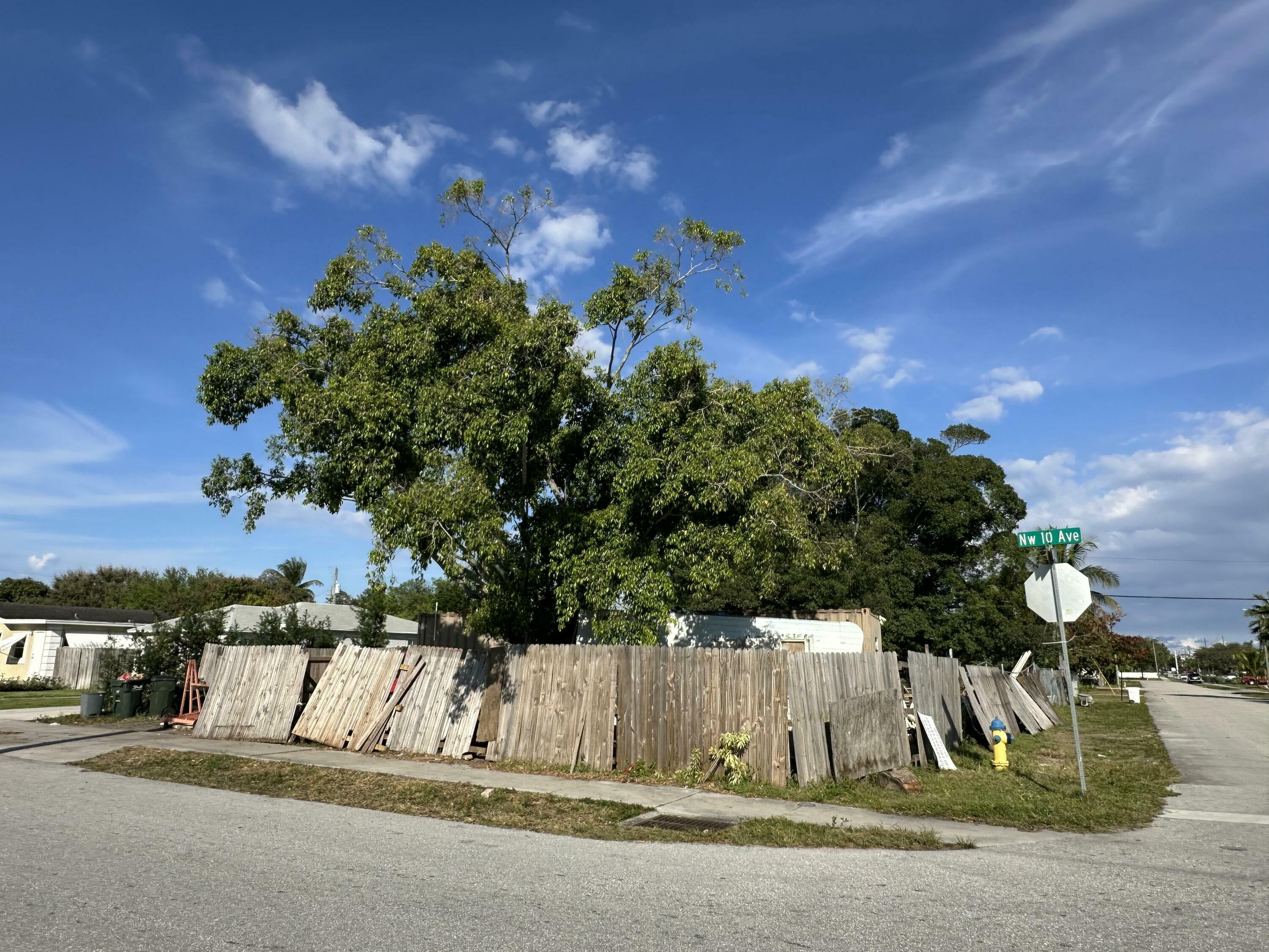 Property Photo:  101 NW 10th Avenue  FL 33444 