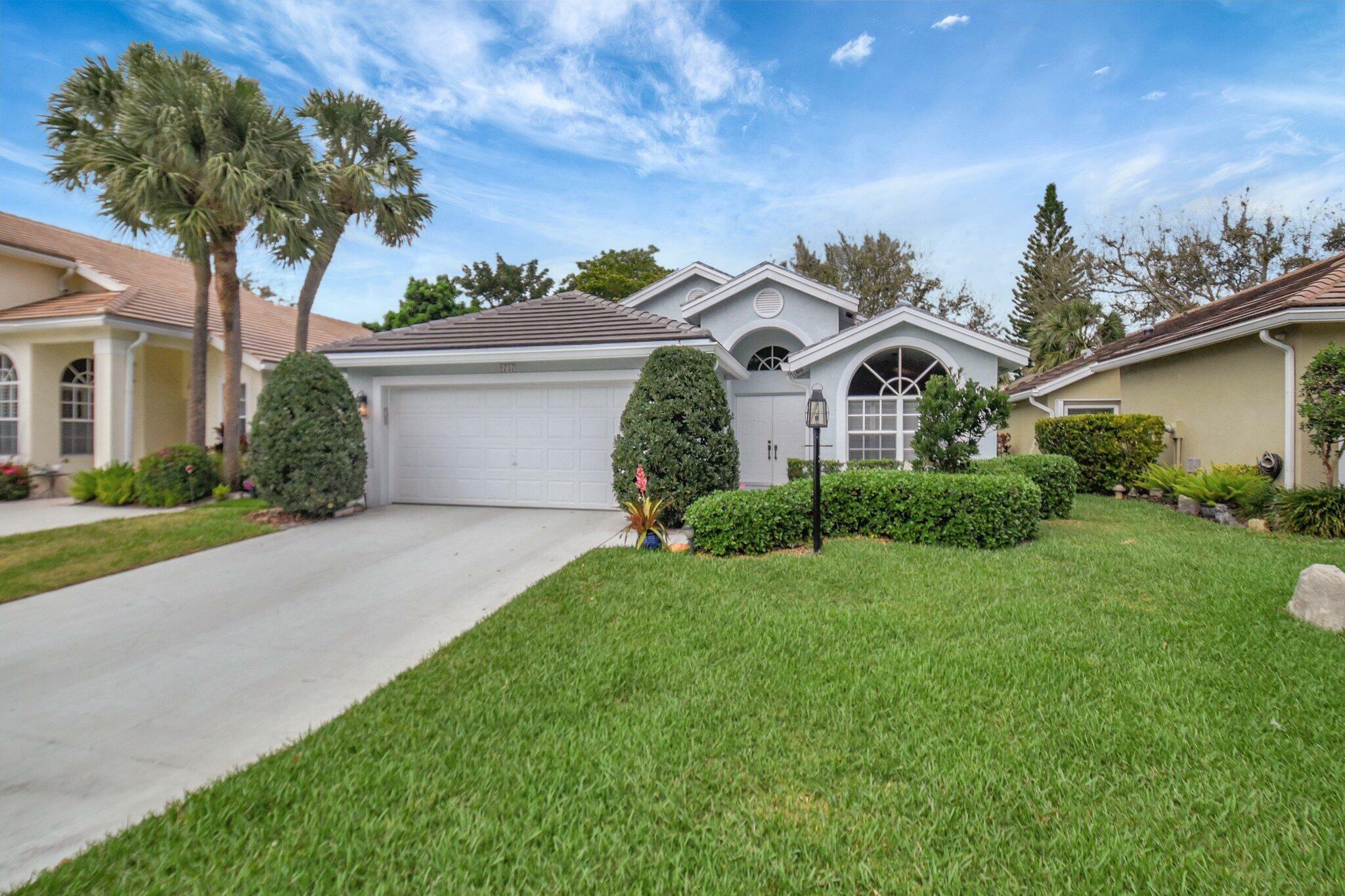 Property Photo:  2757 S Clearbrook Circle  FL 33445 