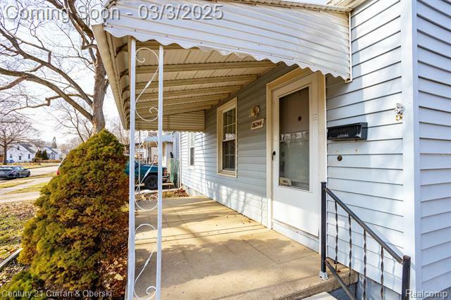 Property Photo:  26244 Pennie Street  MI 48125 