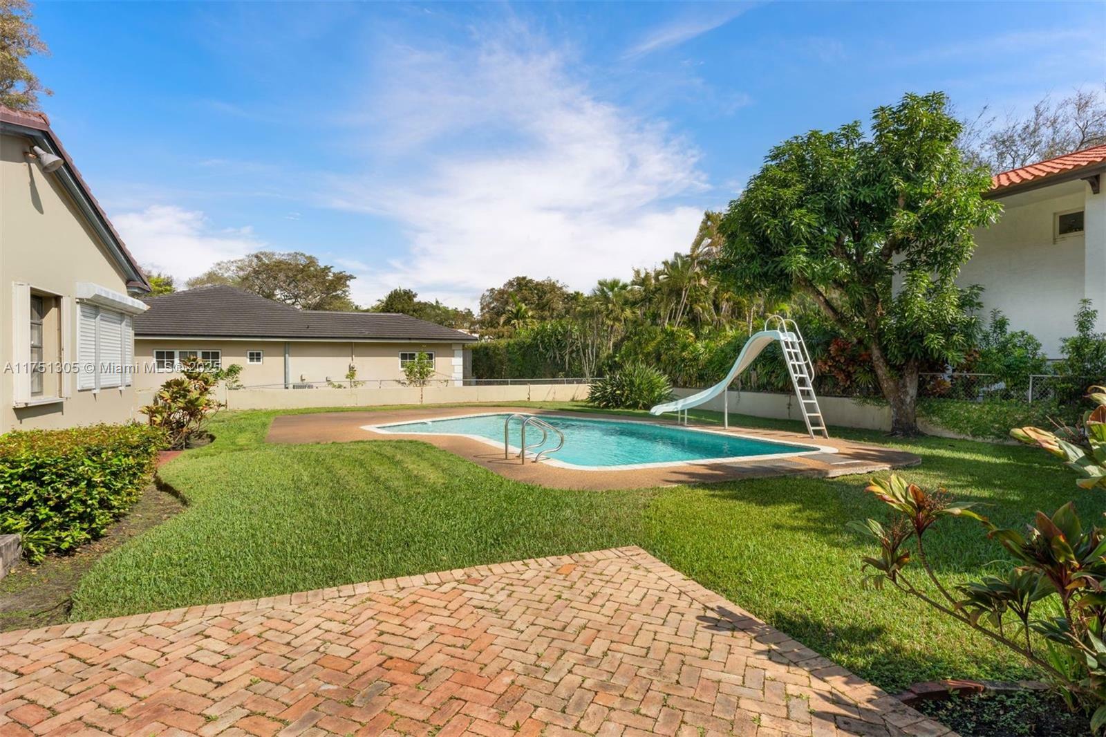 Property Photo: 3015 Granada Blvd FL 33134