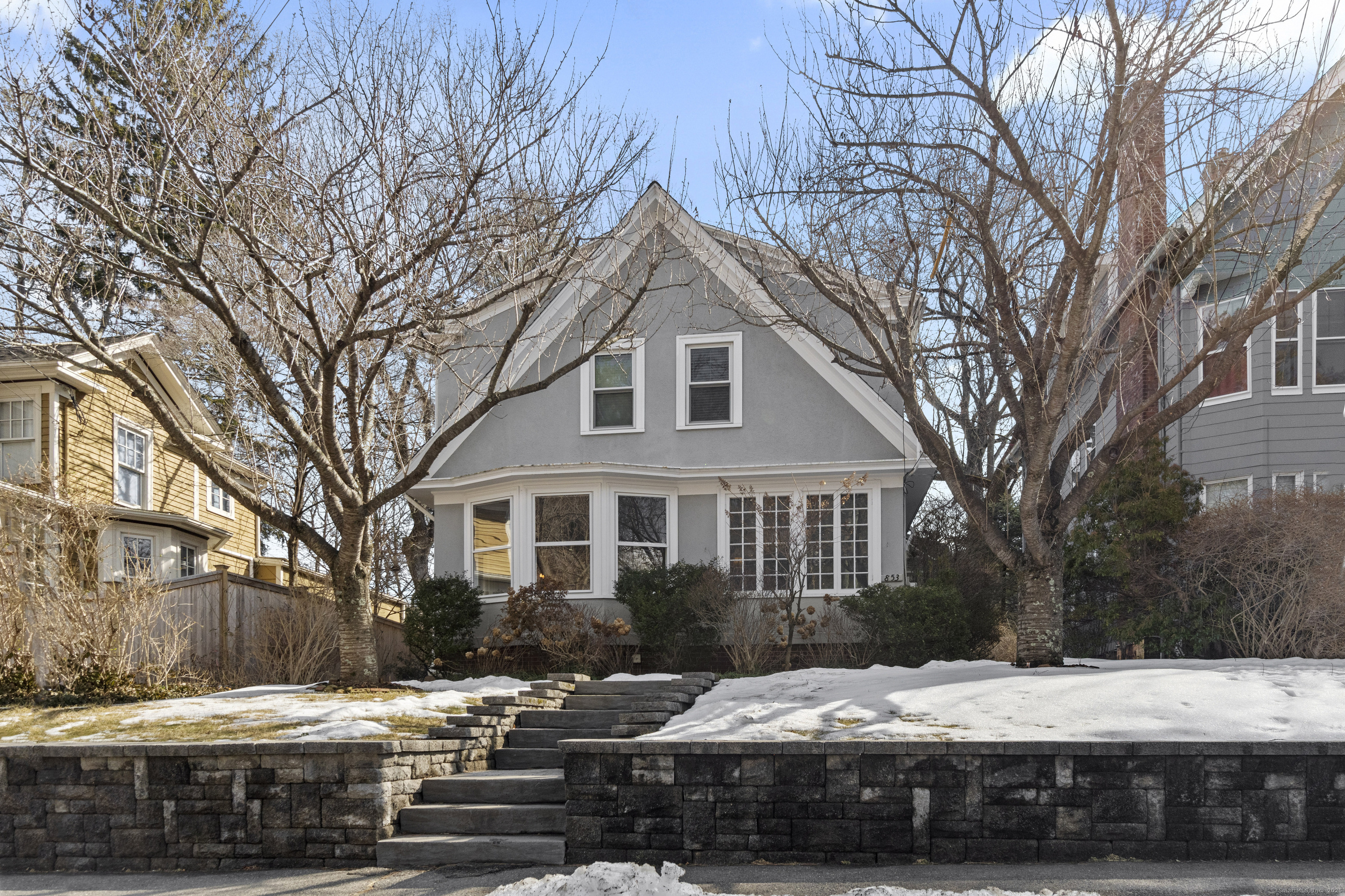 Property Photo:  853 Whitney Avenue  CT 06517 