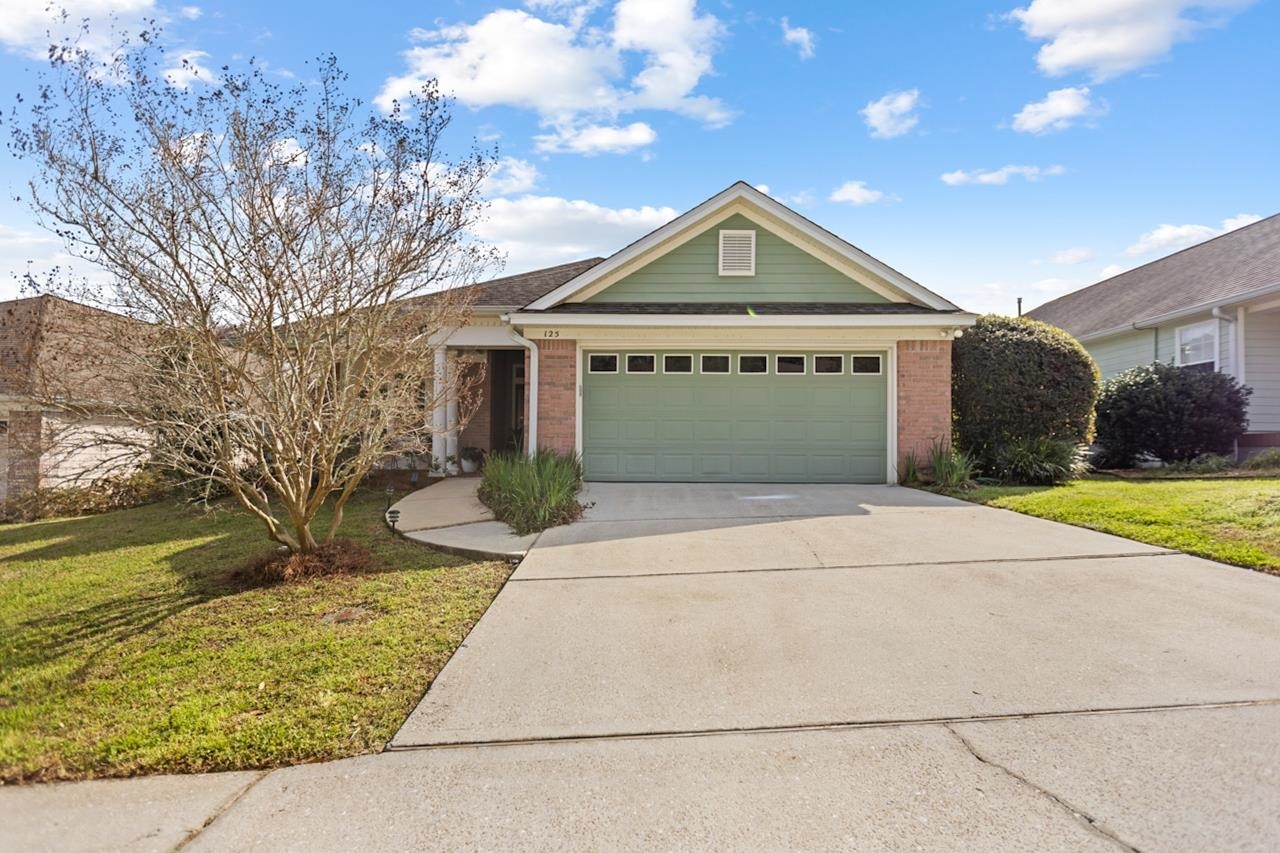 Property Photo: 125 Peyton Court FL 32317