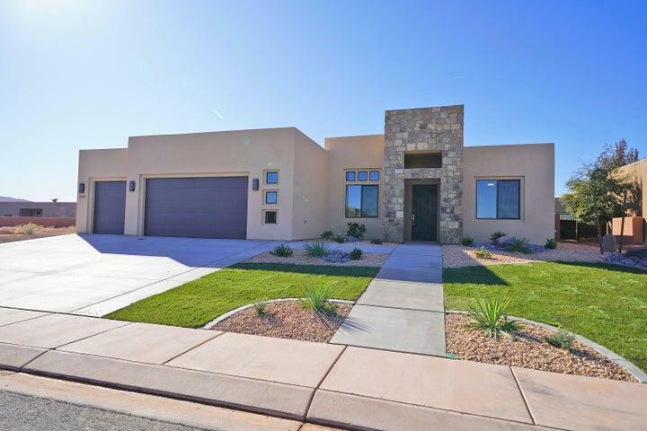 Property Photo:  3198 S Red Sands Way Way  UT 84737 