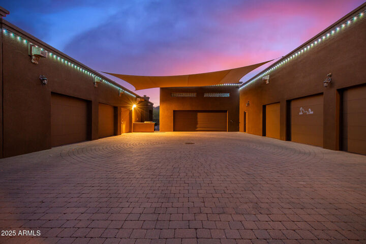 Property Photo: 5100 E Cloud Road AZ 85331