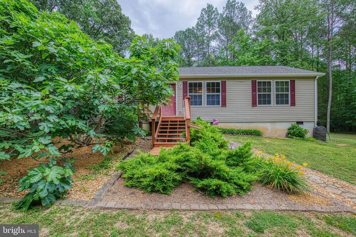 Property Photo: 256 Pierce Creek Landing VA 22520