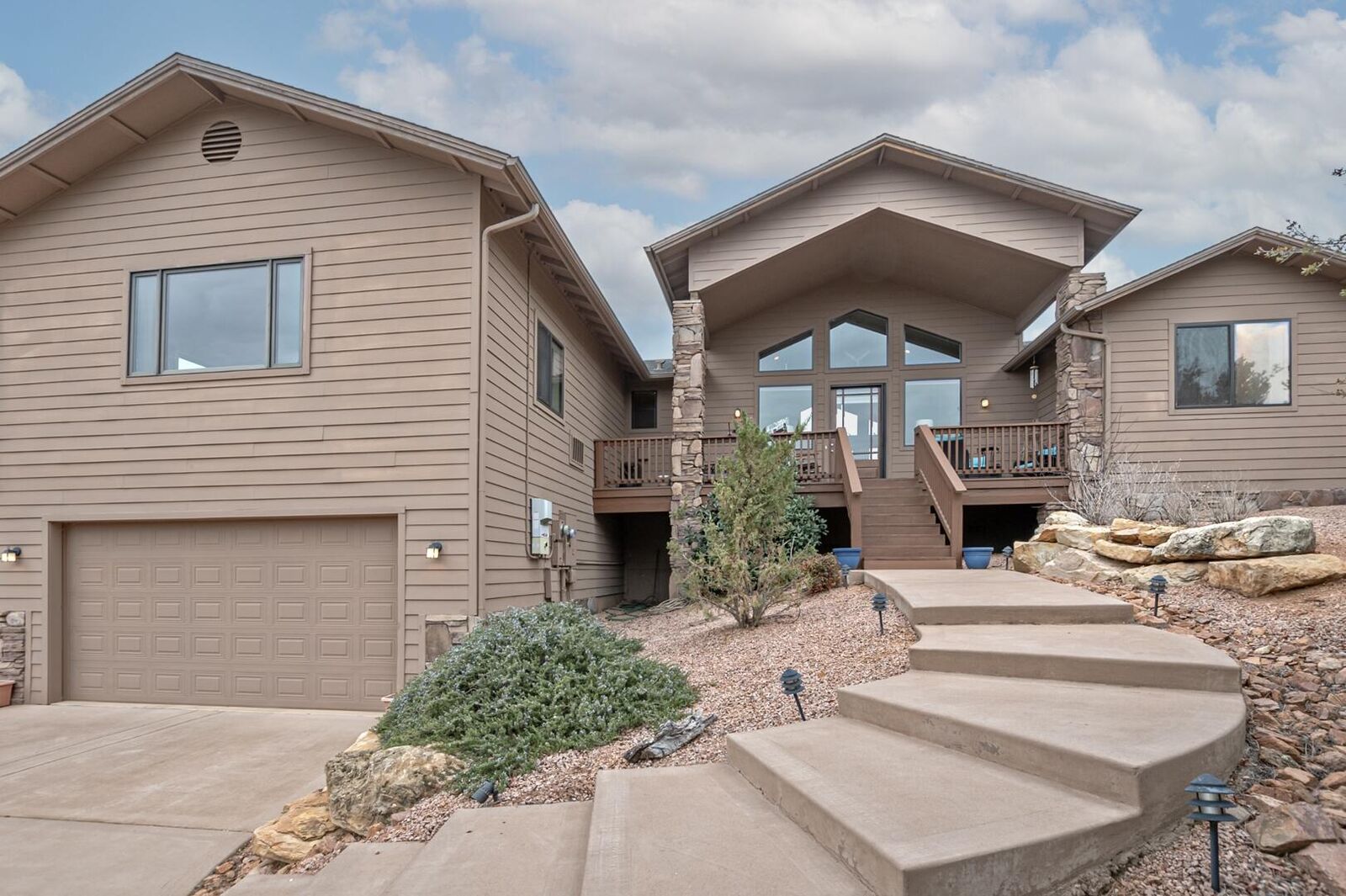 Property Photo:  102 N Feather Plume Circle  AZ 85541 