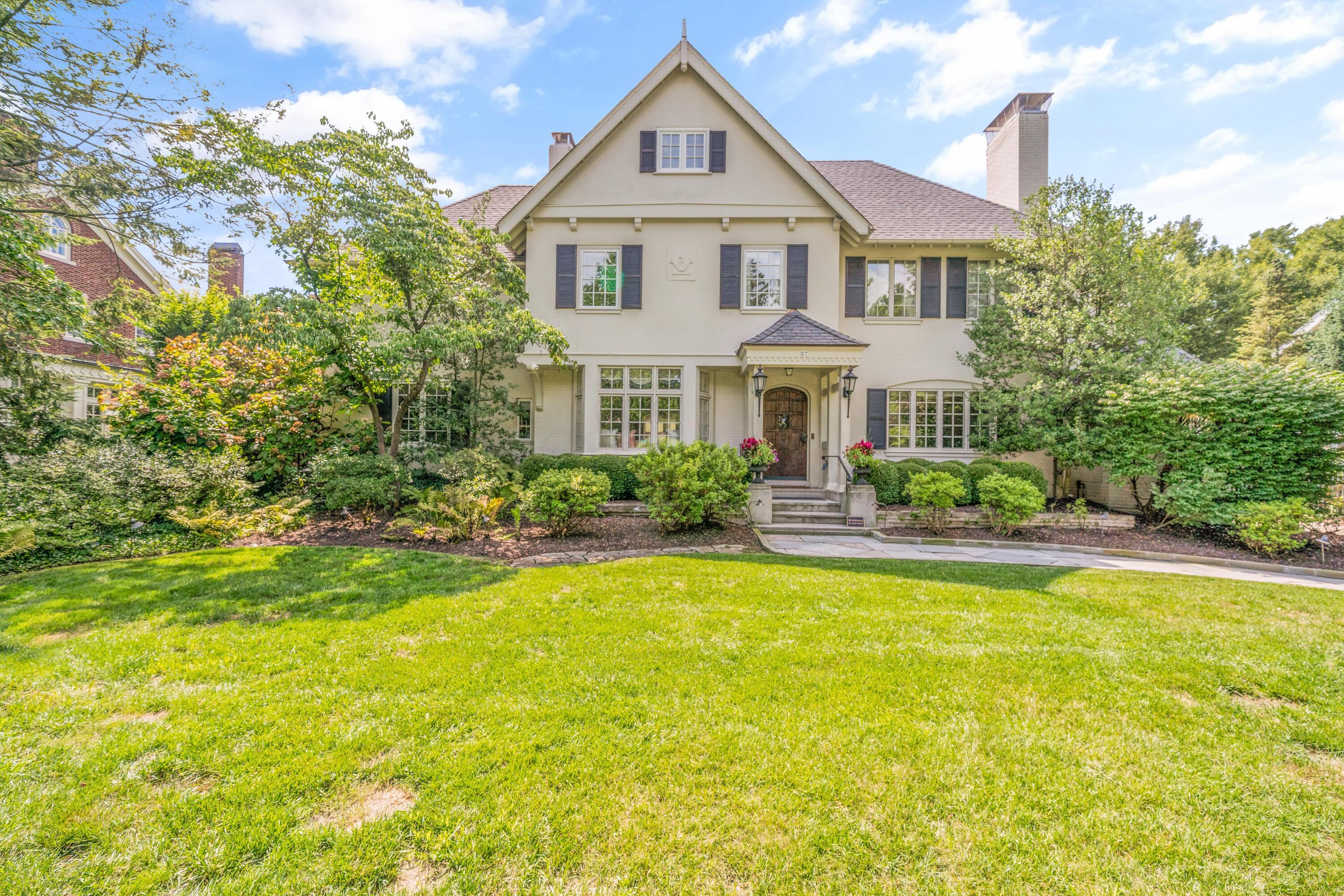 Property Photo: 57 Preston Road OH 43209
