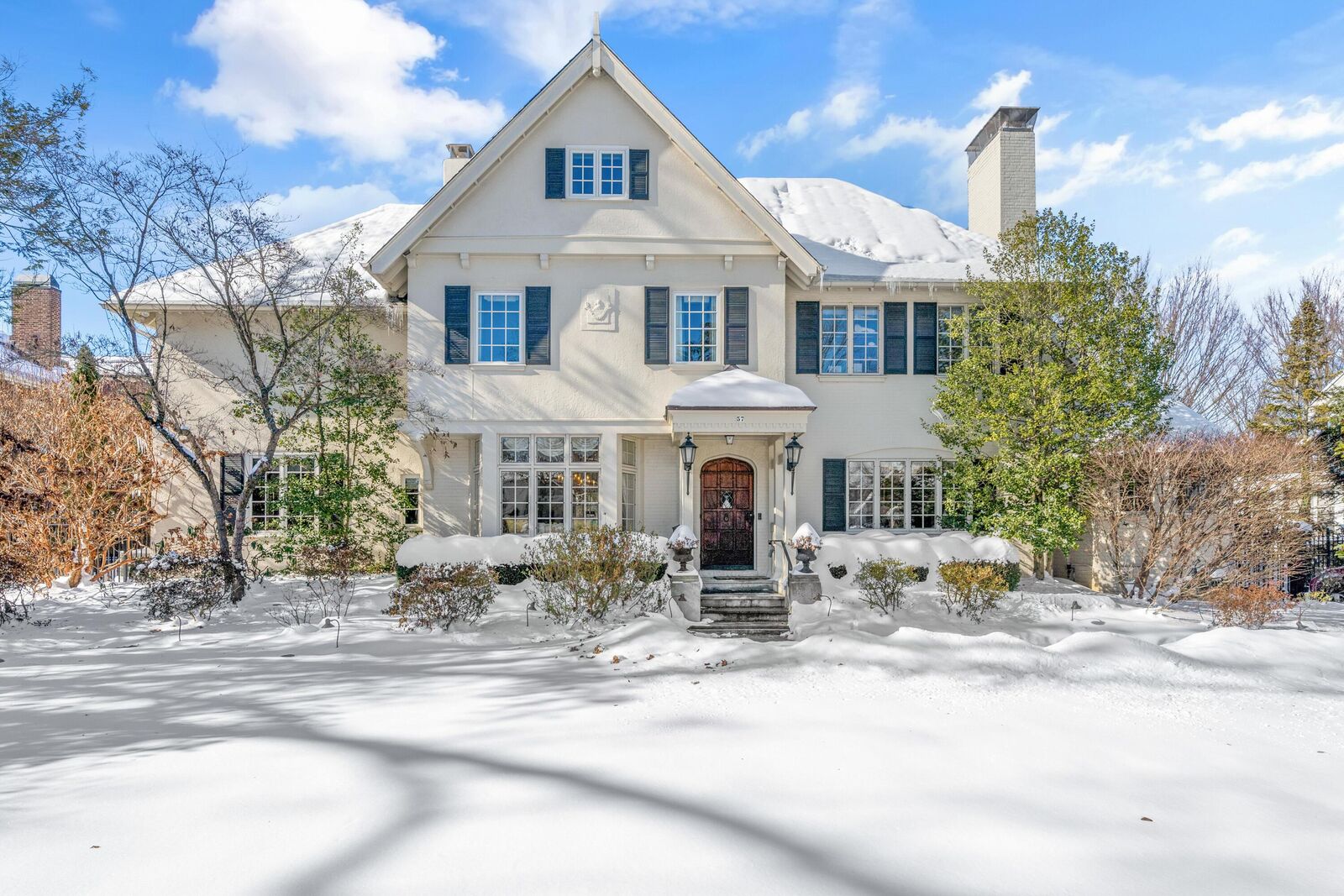 Property Photo: 57 Preston Road OH 43209