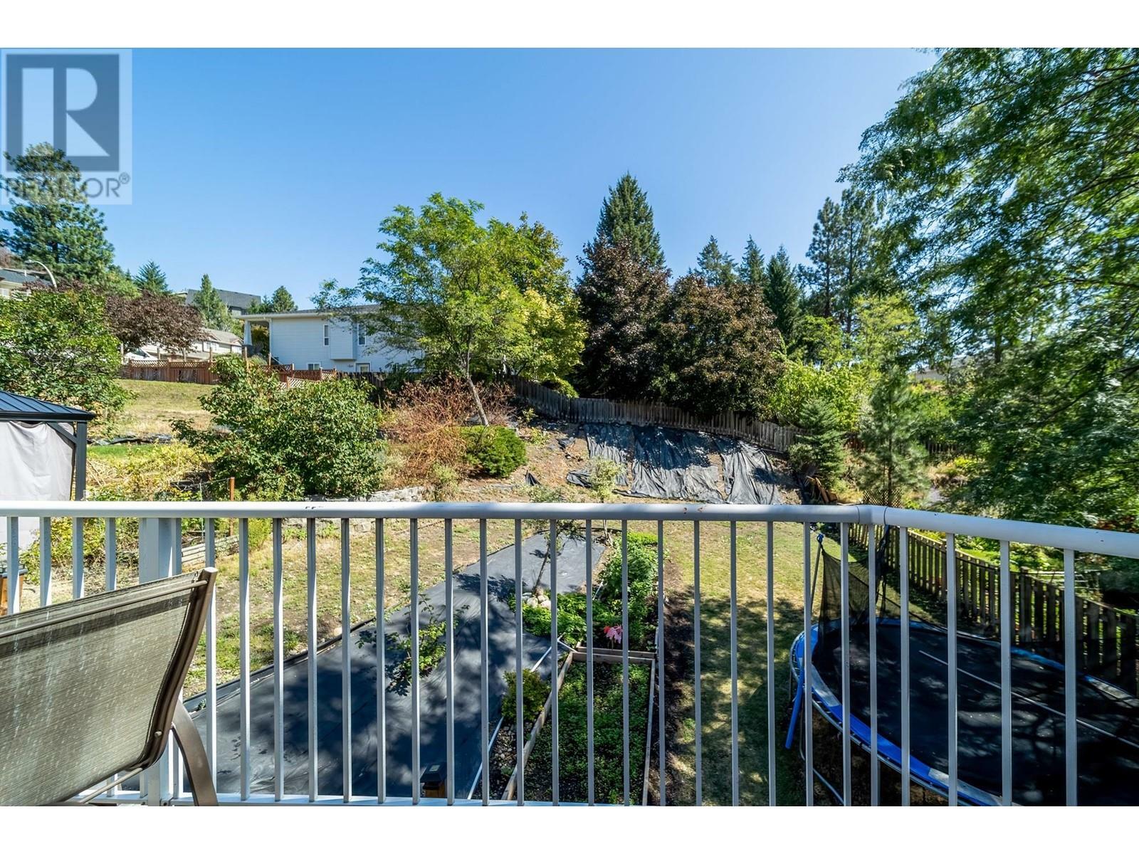 Photo de la propriété:  2066 Rosefield Drive  BC V1Z 3Y8 