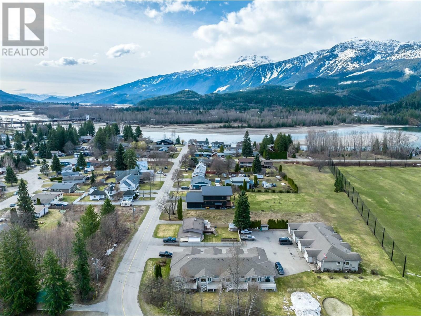 Property Photo: 151 Columbia Park Drive 3 BC V0E 2S0