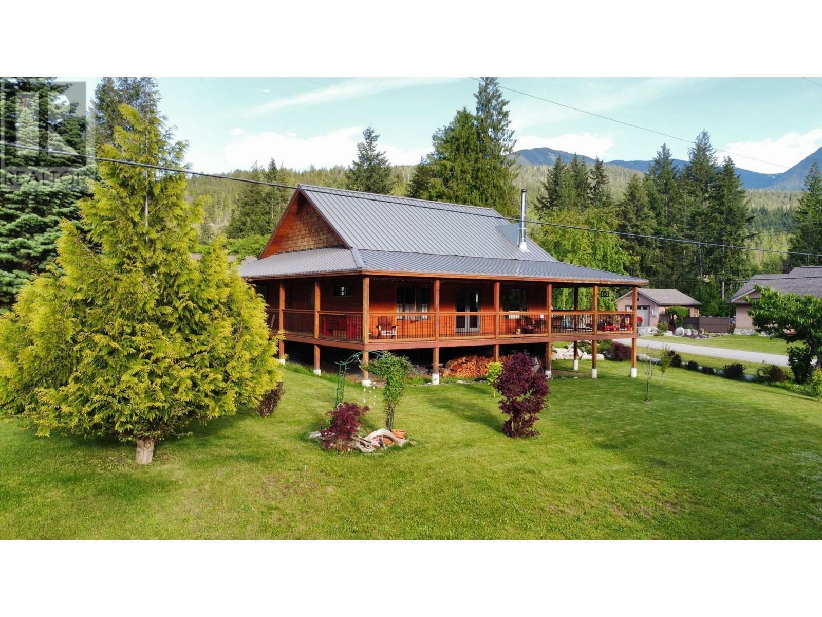 502 Turner Street  Silverton BC V0G 1S0 photo