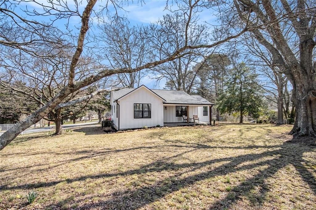 Property Photo: 623 McPherson Street GA 30110