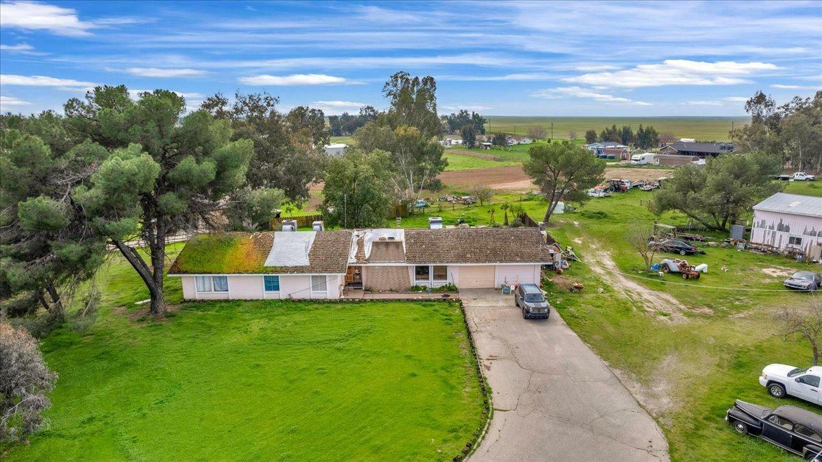 Property Photo:  16860 Mark Road  CA 93636 