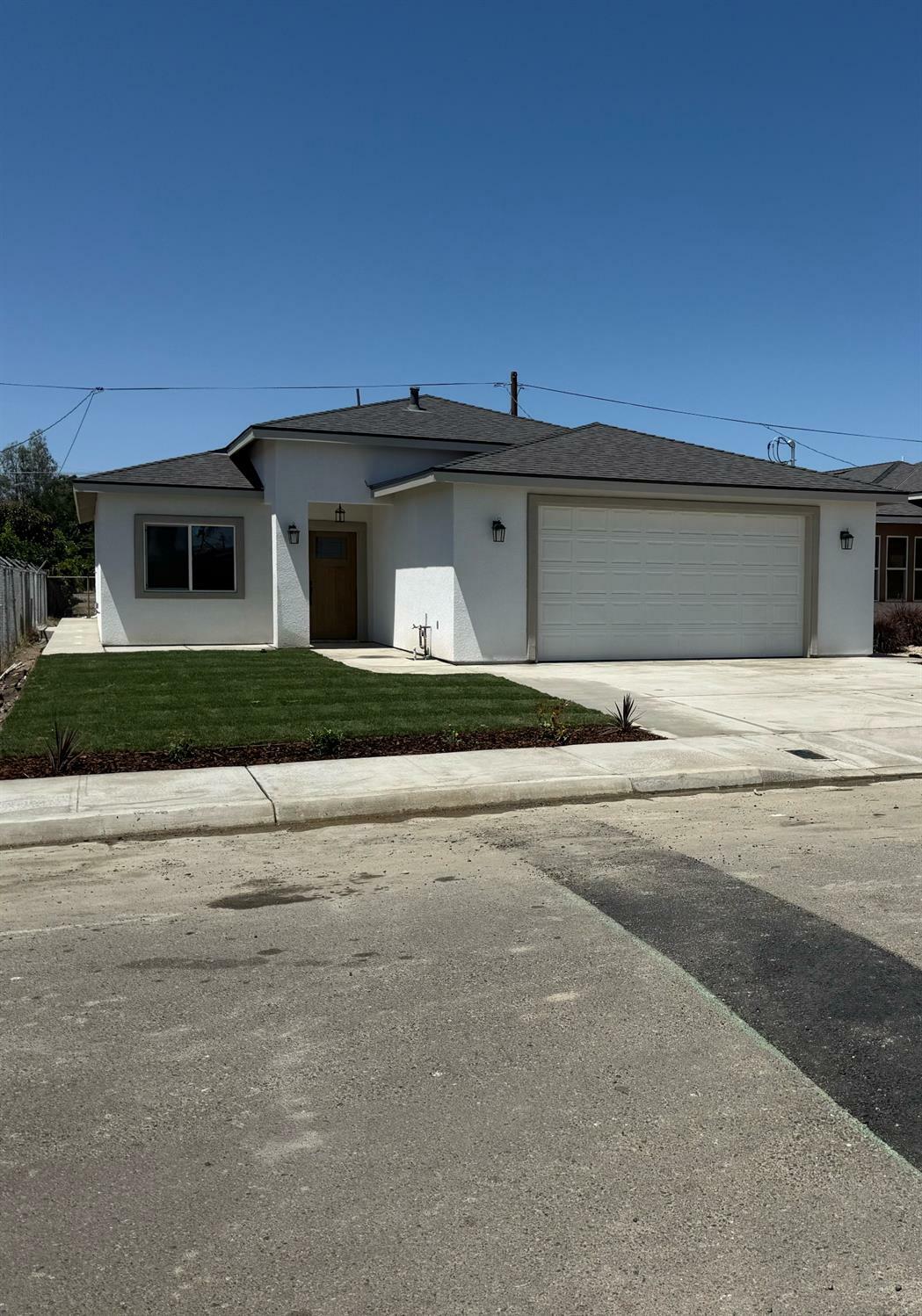 Property Photo: 516 Josephine CA 93212