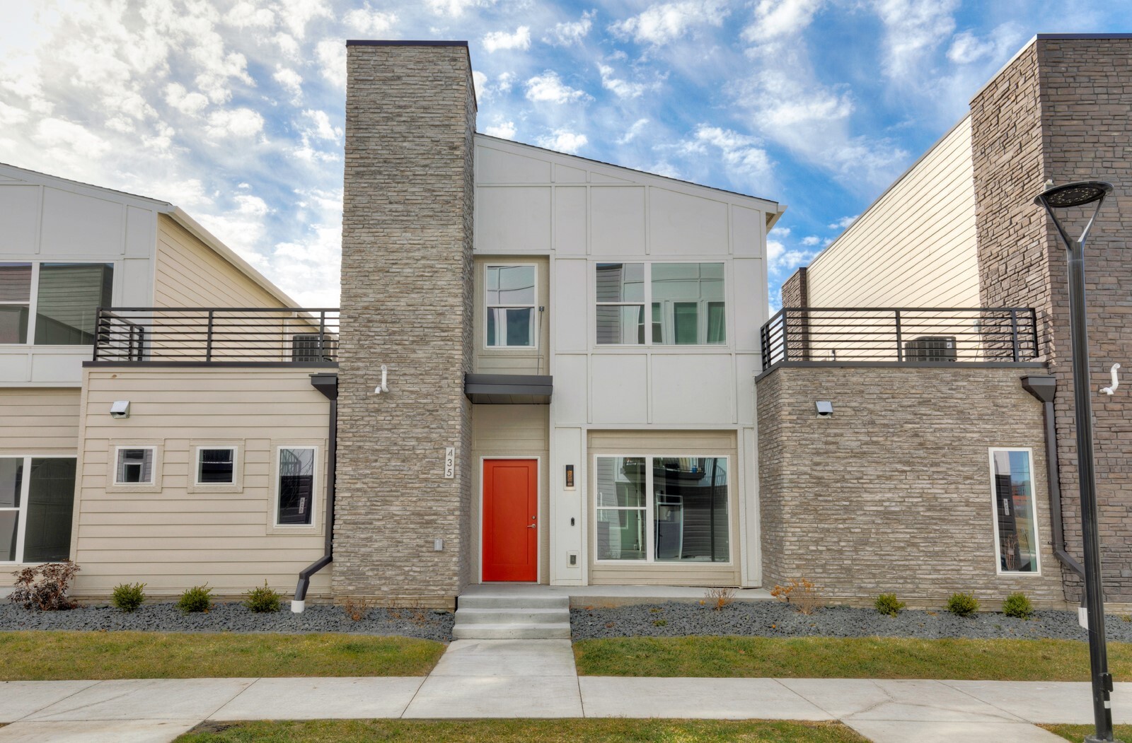 435 SW 12th Street  Des Moines IA 50309 photo
