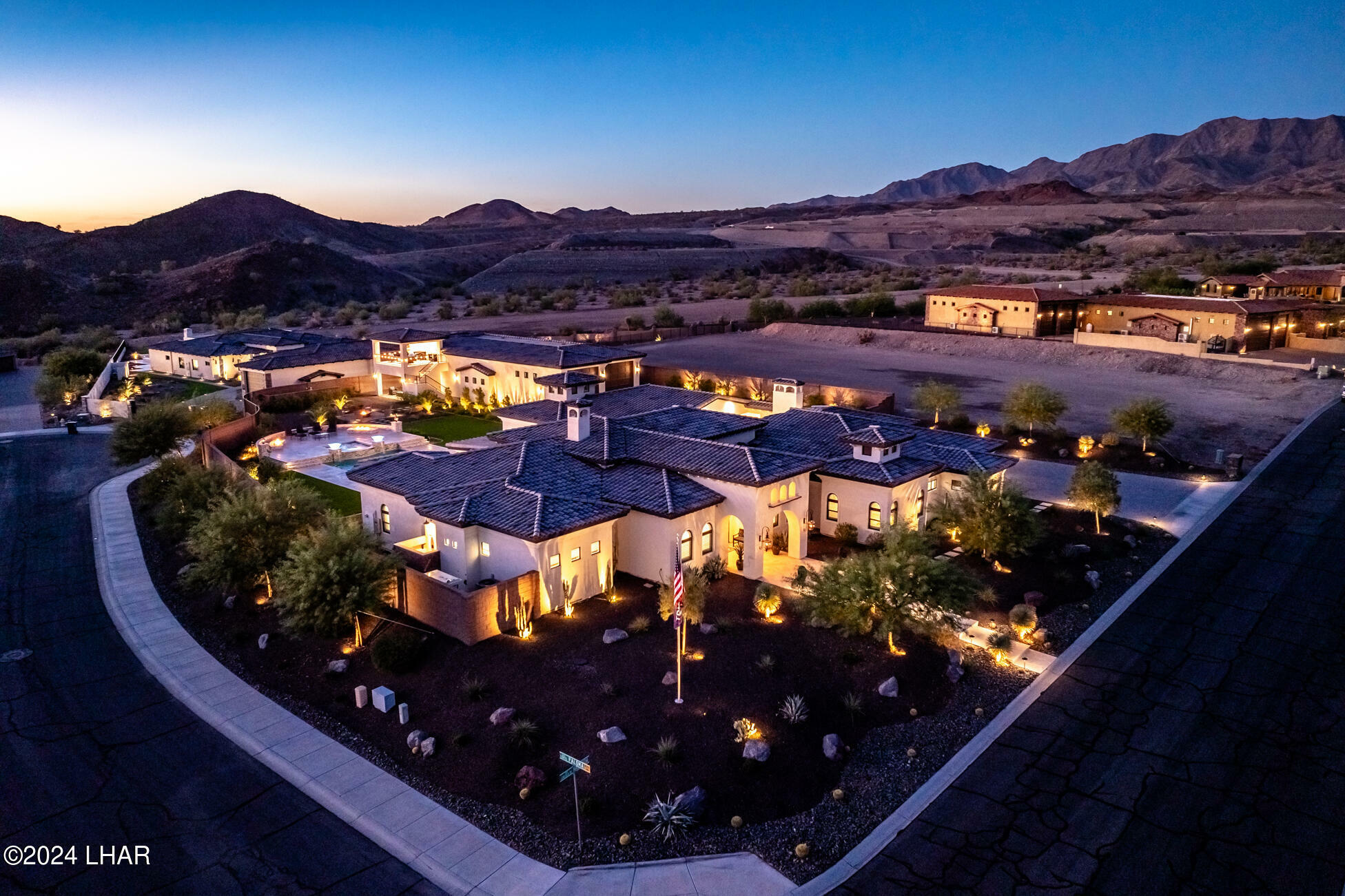 Property Photo: 1030 Circula De Hacienda AZ 86406