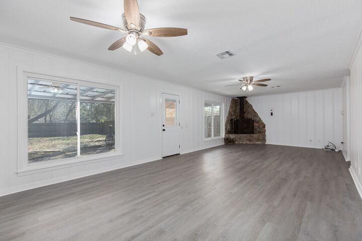 Property Photo:  915 Jefferson Avenue  TX 75904 