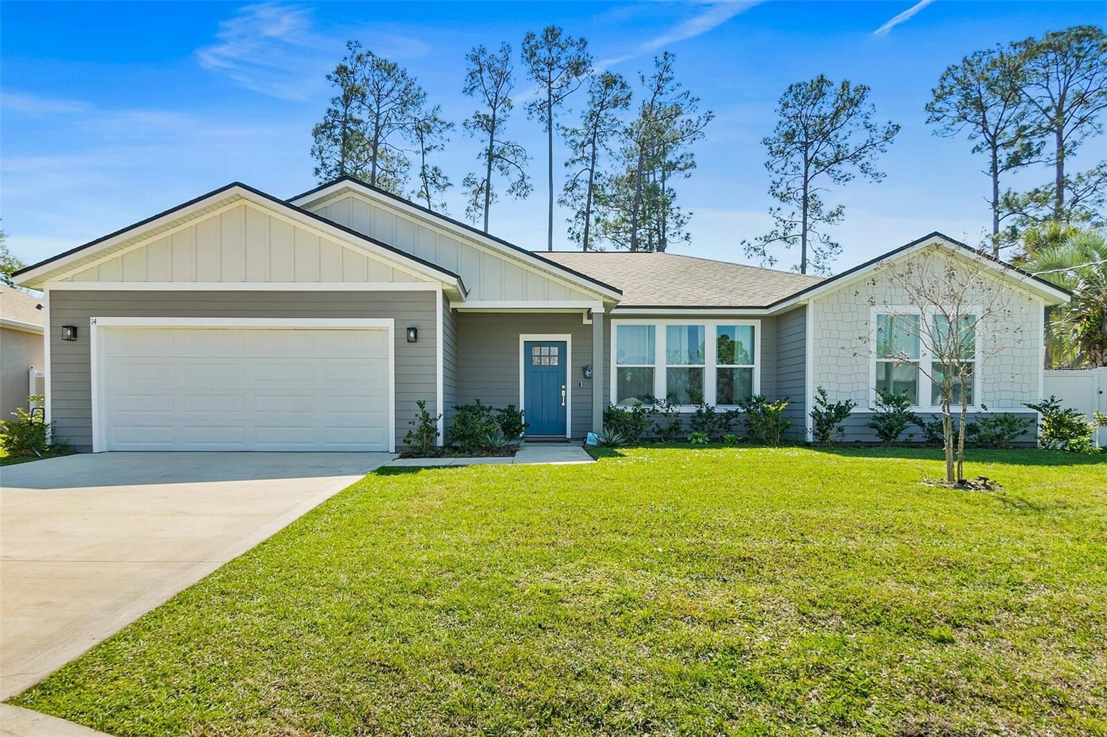 Property Photo: 14 Bannerwood Lane FL 32137