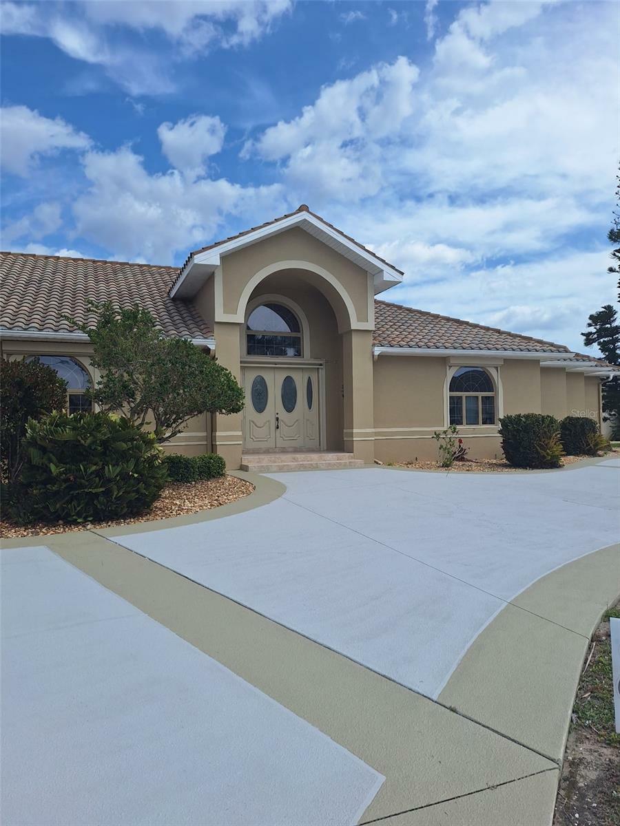Property Photo: 5000 Ussepa Court FL 33950