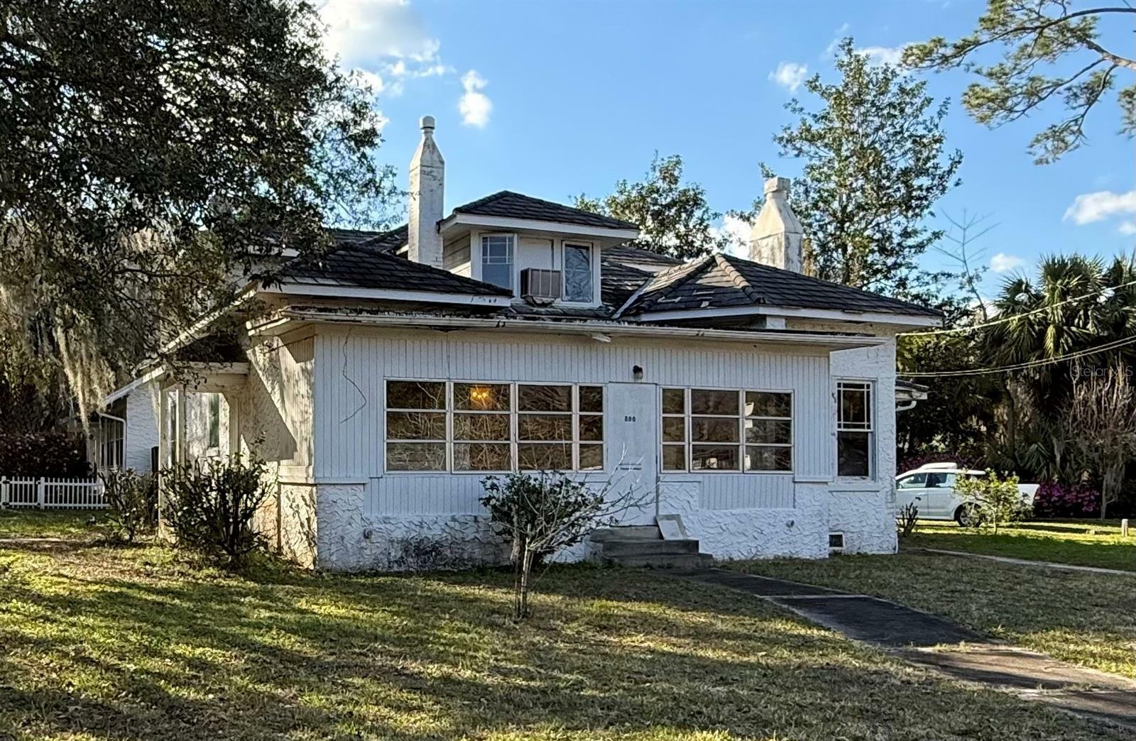 Property Photo: 800 NE Boulevard FL 32601