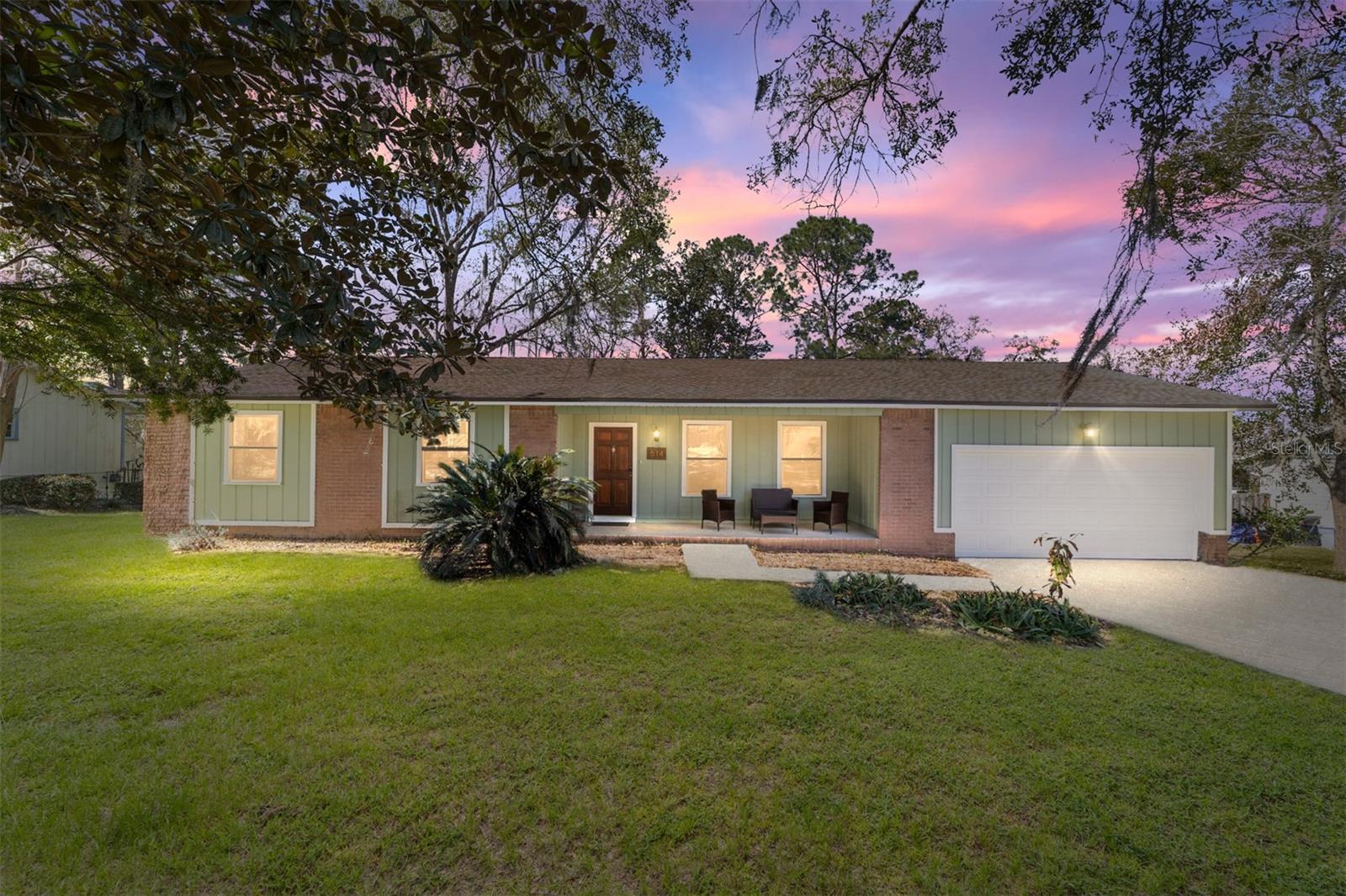 Property Photo: 514 NW 97th Terrace FL 32607