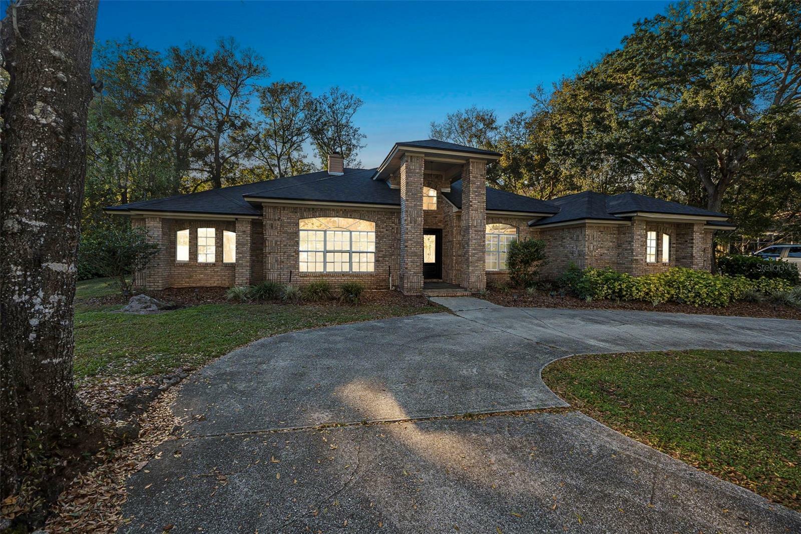 Property Photo: 1500 Wyngate Drive FL 32724