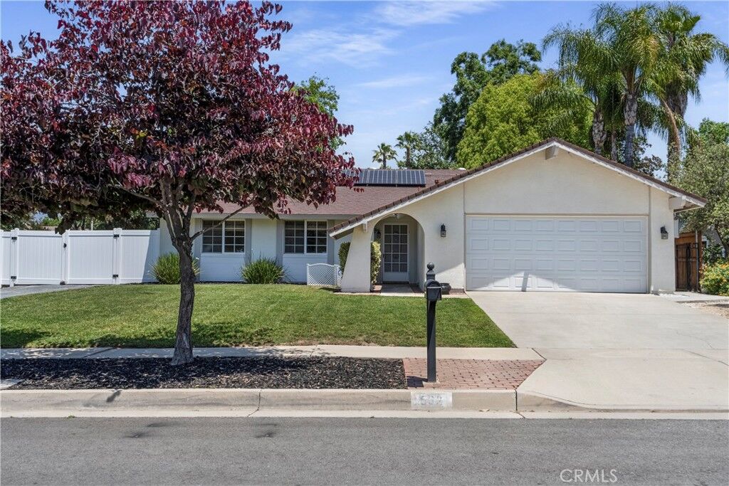 Property Photo: 562 Adams Street CA 92374