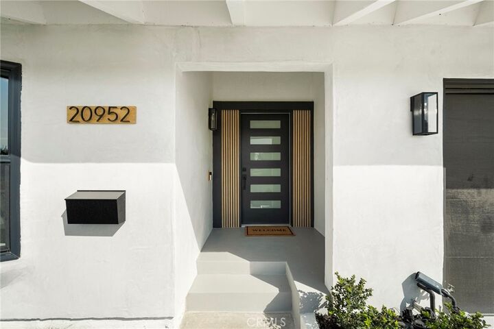 Property Photo: 20952 Queens Park Lane CA 92646