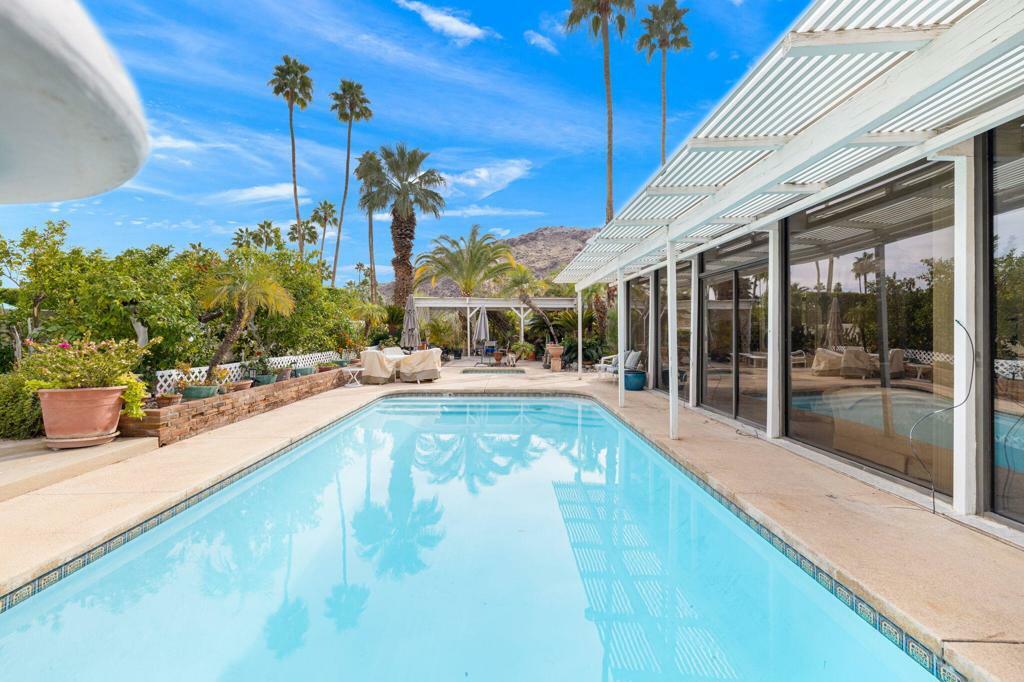 Property Photo: 968 N Fairview Circle CA 92262